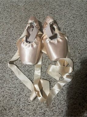 Bloch European Balance Pointe Shoes, Used